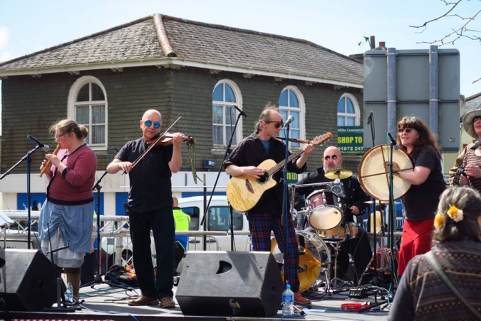 Whippletree Ceilidh Band. - Photo 4