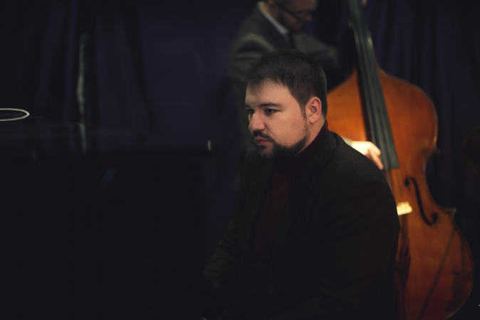 Chris Moriarty - Singer/Pianist - Photo 3
