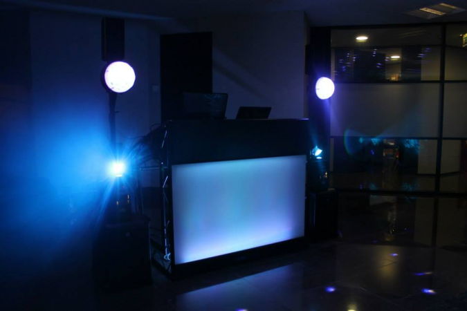 Jim Moore - Scotland's Party DJ - Photo 2
