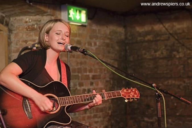Sophie Henderson - Photo 2