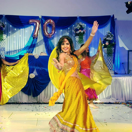 Indian Bollywood Dance - Photo 4
