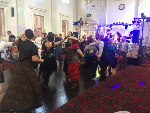 Lonely Mister Punch and his Steampunk Ceilidh Band - Photo 4