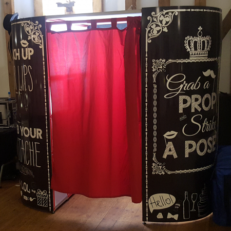 Glitz n Glamour Photo Booths - Photo 3