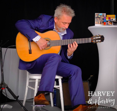 Paul Martin Solo Guitarist - Photo 5