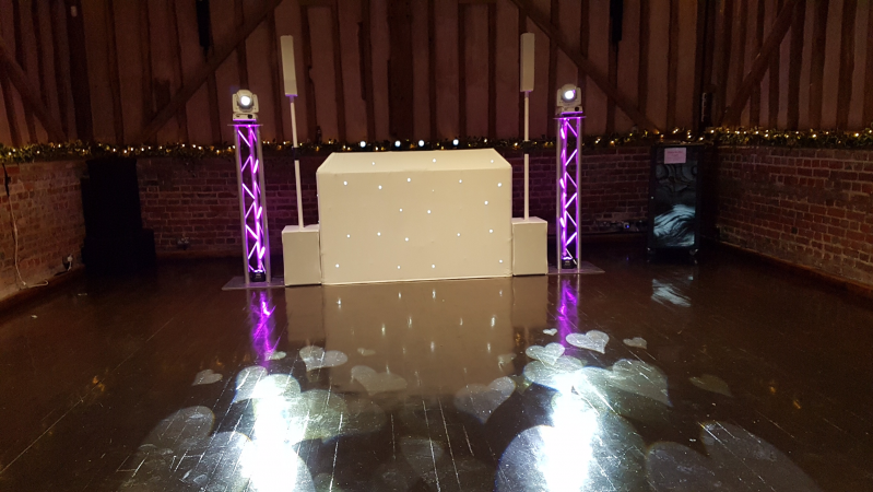 The Surrey Wedding DJ - Photo 19