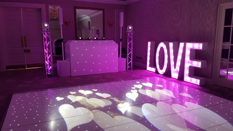 The Surrey Wedding DJ - Photo 21