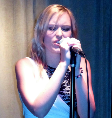 Hannah Rogers - Photo 22