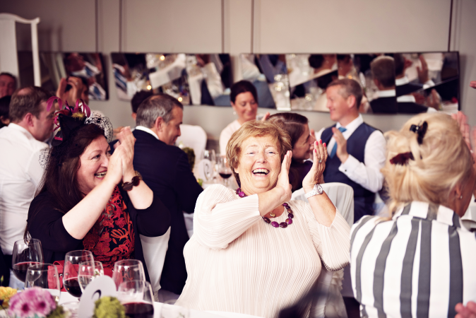 Waiters That Sing - Photo 10
