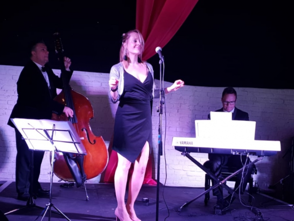 Pink Champagne Duo / Trio / Quartet  - Photo 10