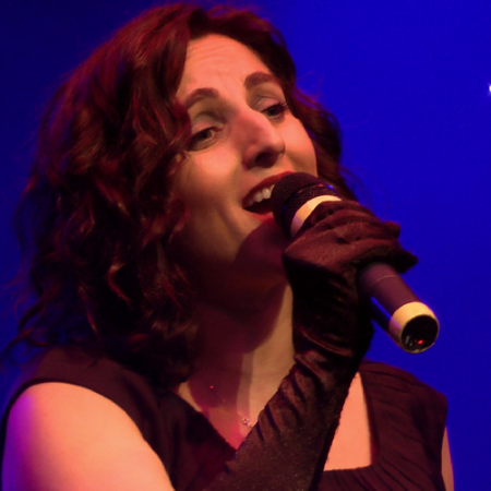 Joanna Lee - Photo 2