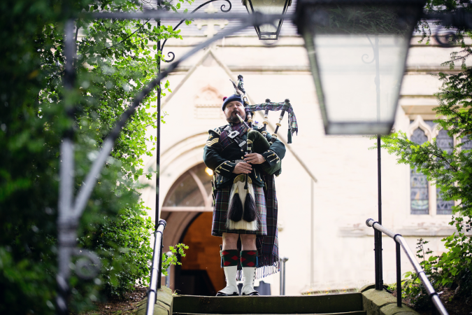 Andrew Brian - Highland Bagpiper - Photo 19