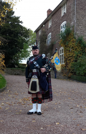 Andrew Brian - Highland Bagpiper - Photo 22